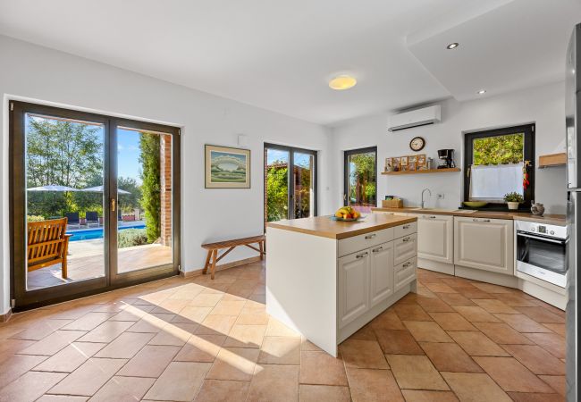 Villa in Pinezici - Villa Maddalena with private pool in Tinjan, Istra Villa in Pinezici - Villa Maddalena with private pool in Tinjan, Istra