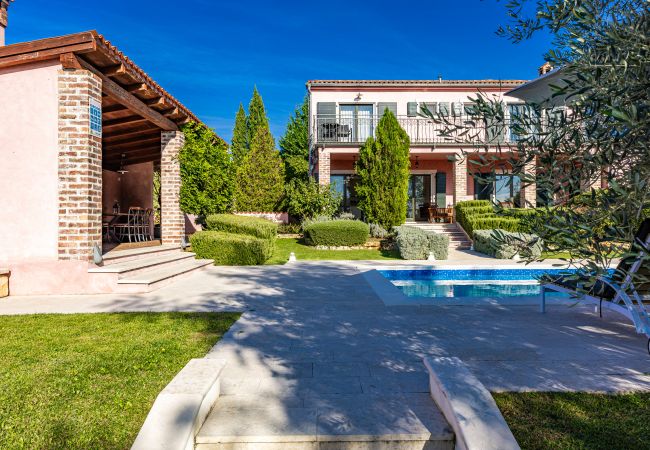 Villa in Pinezici - Villa Maddalena with private pool in Tinjan, Istra Villa in Pinezici - Villa Maddalena with private pool in Tinjan, Istra
