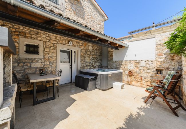House in Porec - Casa Nini I - Jacuzzi House in Porec - Casa Nini I - Jacuzzi