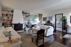 Rent by room in Mugeba - Luxurious suite villa Nada