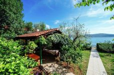 Apartment in Starigrad - Beachfront apartment Stipe