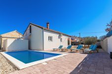 House in Škabrnja - Poolincluded Holiday Home Barba