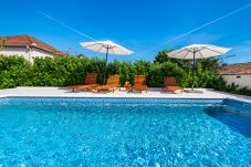 House in Debeljak - Poolincluded Villa Dalmatia