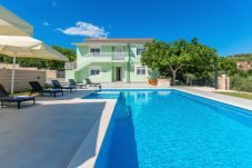 House in Lišane Ostrovicke - Poolincluded Holiday Home Maslina