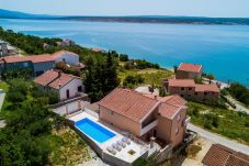 House in Maslenica - Poolincluded Villa Maja
