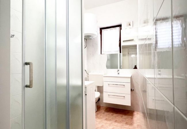 Apartment in Funtana - Apartment Tulipano Apartment in Funtana - Apartment Tulipano