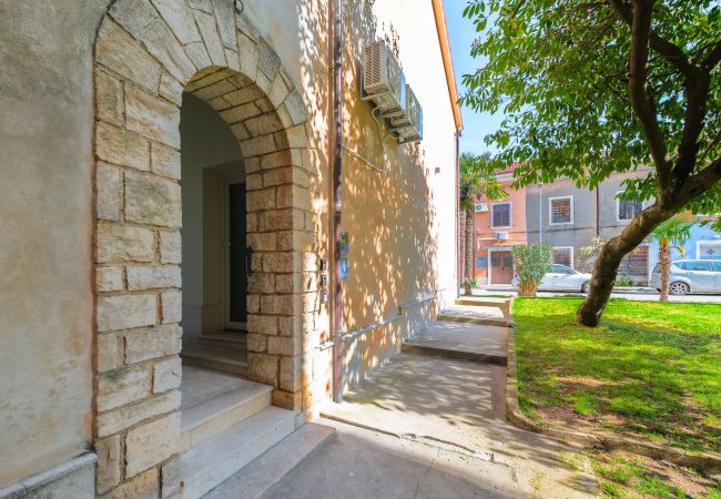 Apartment in Porec - Apartment Urban Black Apartment in Porec - Apartment Urban Black