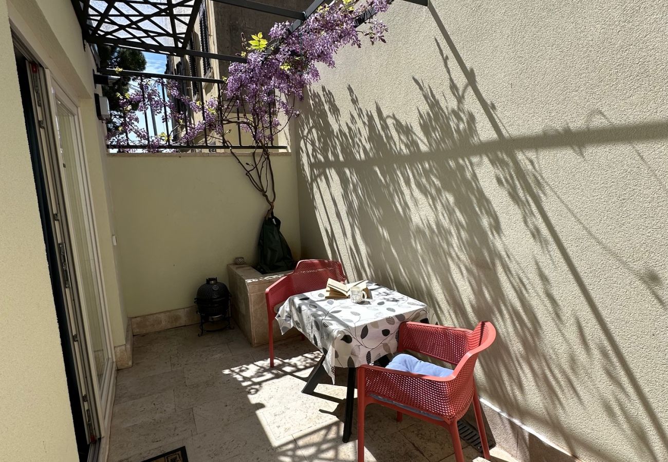 Apartment in Porec - Apartment Urban Black Apartment in Porec - Apartment Urban Black