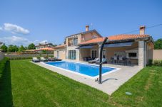 villa in istria with private pool and garden