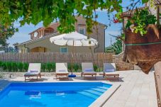 House in Barbići - Casa Piccola Barbici with pool In Porec, Istria