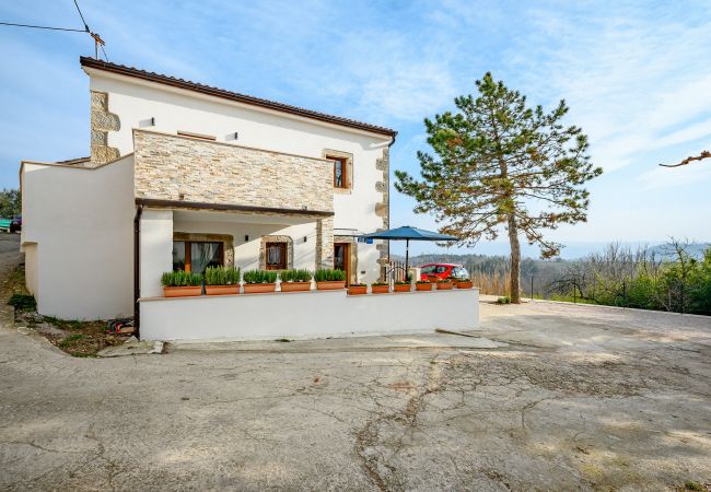 House in Grožnjan - Casa Piccola Leona with pool in Groznjan House in Grožnjan - Casa Piccola Leona with pool in Groznjan