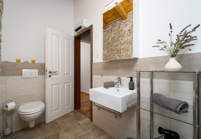 House in Cerjani - Casa Simona with pool in Kastelir, Istria House in Cerjani - Casa Simona with pool in Kastelir, Istria