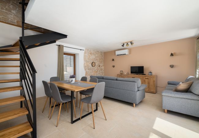 House in Cerjani - Casa Simona with pool in Kastelir, Istria House in Cerjani - Casa Simona with pool in Kastelir, Istria