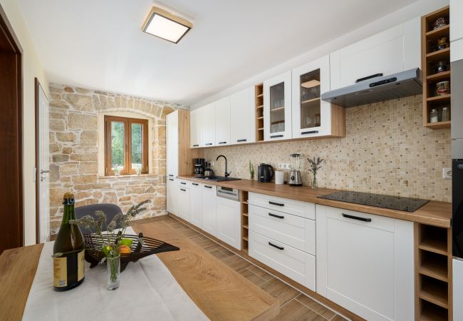 House in Cerjani - Casa Simona with pool in Kastelir, Istria House in Cerjani - Casa Simona with pool in Kastelir, Istria