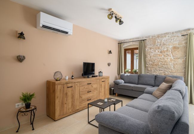 House in Cerjani - Casa Simona with pool in Kastelir, Istria House in Cerjani - Casa Simona with pool in Kastelir, Istria