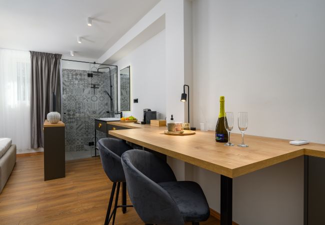 Rent by room in Porec - Exclusive Rooms Porto I Rent by room in Porec - Exclusive Rooms Porto I