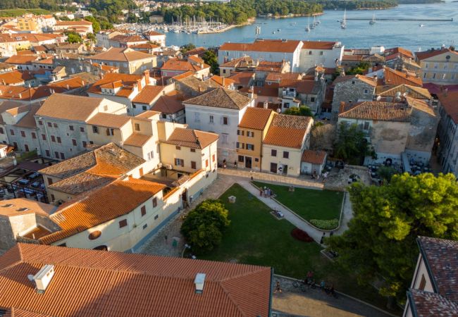 Rent by room in Porec - Exclusive Rooms Porto III Rent by room in Porec - Exclusive Rooms Porto III