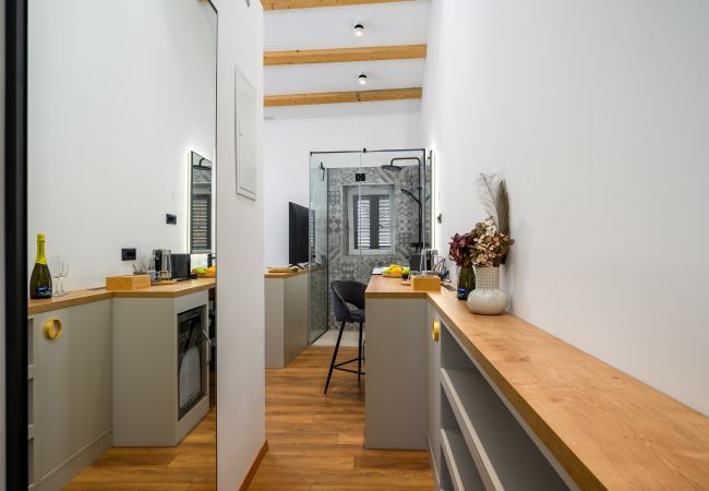 Rent by room in Porec - Exclusive Rooms Porto III Rent by room in Porec - Exclusive Rooms Porto III