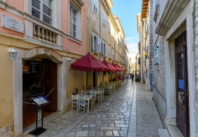 Rent by room in Porec - Exclusive Rooms Porto III Rent by room in Porec - Exclusive Rooms Porto III