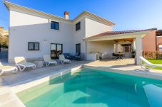 Villa in Dracevac - Luxury Villa Sofia with Pool In Poreč, Istria