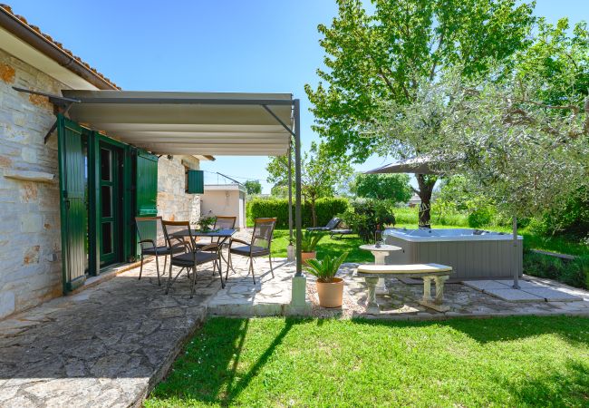 House in Cerjani - Casa Toni with Whirpool In Kastelir, Istria House in Cerjani - Casa Toni with Whirpool In Kastelir, Istria