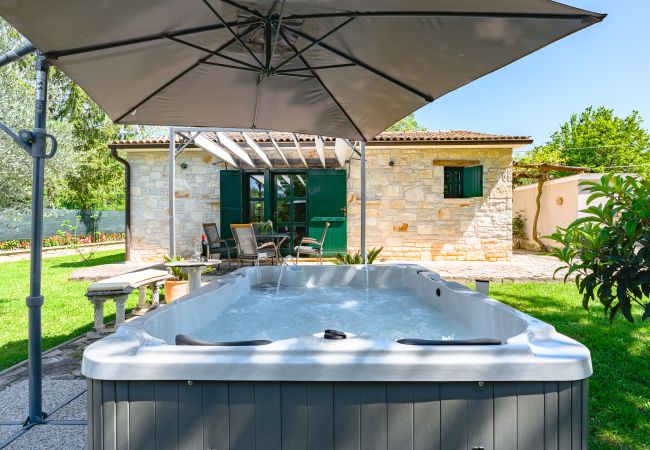 House in Cerjani - Casa Toni with Whirpool In Kastelir, Istria House in Cerjani - Casa Toni with Whirpool In Kastelir, Istria