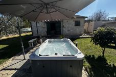 House in Cerjani - Casa Toni with Whirpool In Kastelir, Istria