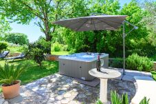 House in Cerjani - Casa Toni with Whirpool In Kastelir, Istria