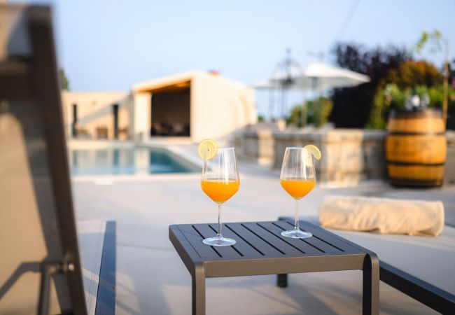 Villa in Kirmenjak - Luxury Villa Madora with pool in Porec, Istria Villa in Kirmenjak - Luxury Villa Madora with pool in Porec, Istria