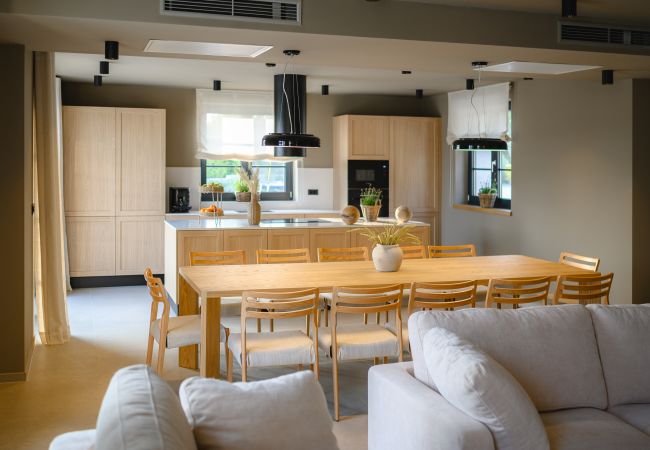 Villa in Kirmenjak - Luxury Villa Madora with pool in Porec, Istria Villa in Kirmenjak - Luxury Villa Madora with pool in Porec, Istria