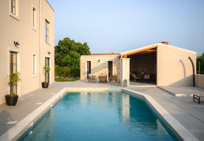 Villa in Kirmenjak - Luxury Villa Madora with pool in Porec, Istria Villa in Kirmenjak - Luxury Villa Madora with pool in Porec, Istria