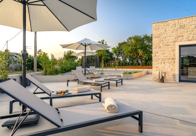 Villa in Kirmenjak - Luxury Villa Madora with pool in Porec, Istria Villa in Kirmenjak - Luxury Villa Madora with pool in Porec, Istria