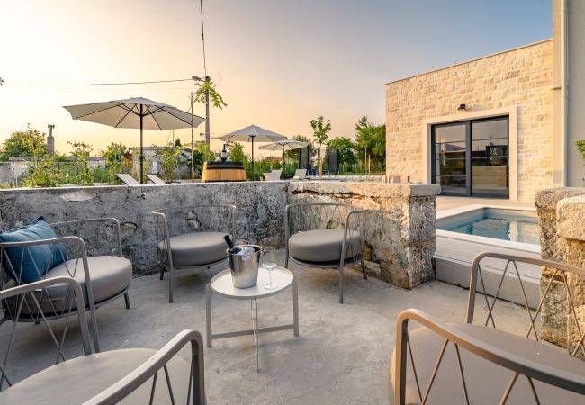 Villa in Kirmenjak - Luxury Villa Madora with pool in Porec, Istria Villa in Kirmenjak - Luxury Villa Madora with pool in Porec, Istria