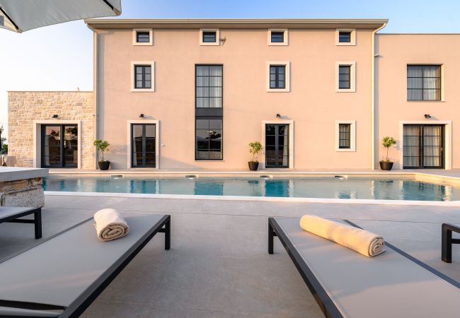 Villa in Kirmenjak - Luxury Villa Madora with pool in Porec, Istria Villa in Kirmenjak - Luxury Villa Madora with pool in Porec, Istria