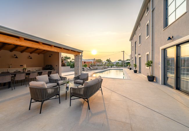 Villa in Kirmenjak - Luxury Villa Madora with pool in Porec, Istria Villa in Kirmenjak - Luxury Villa Madora with pool in Porec, Istria