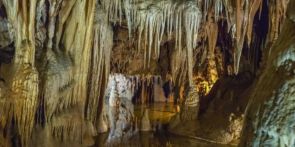 Baredine-Cave-visit